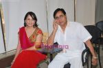 Jagjit Singh, Manesha Agarwal at the launch of Manesha Agarwal_s album Padaro Mhare Dess.. in Parel on 2ns May 2011 (5).JPG